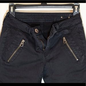 American Eagle black jeggings